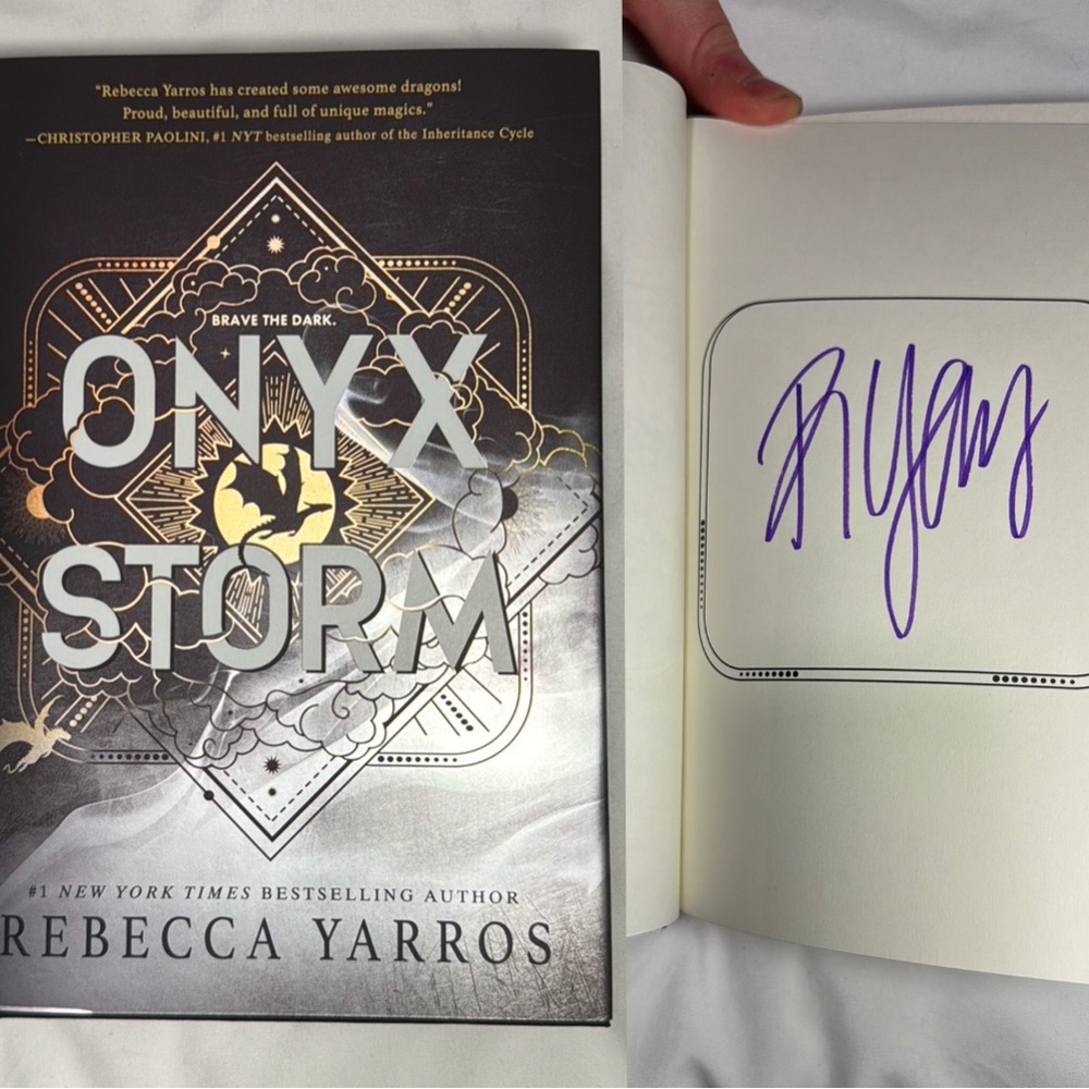 SIGNED Onyx Storm Deluxe Edition